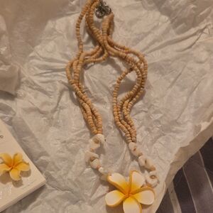Elegant Floral Beaded Necklace